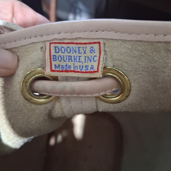 Dooney & Bourke Cream Pebbled Leather Bucket Bag - Picture 5 of 10